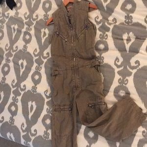 Super cute Guess camo Capri one piece